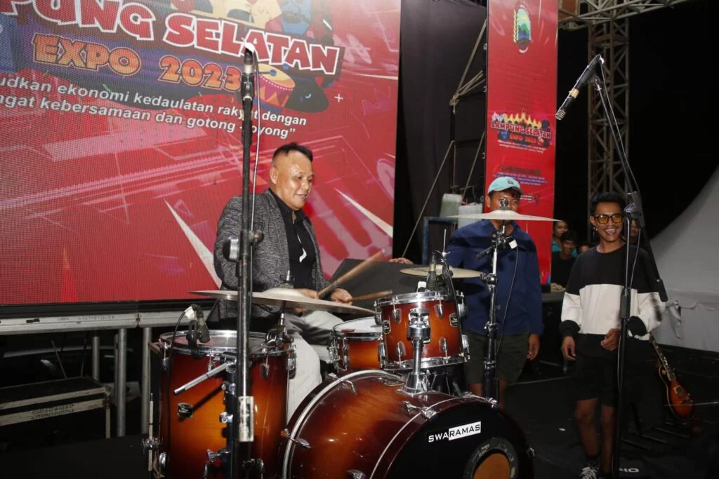 Hadiri Malam Pentas Seni Budaya Lampung Selatan Expo 2023 Bupati