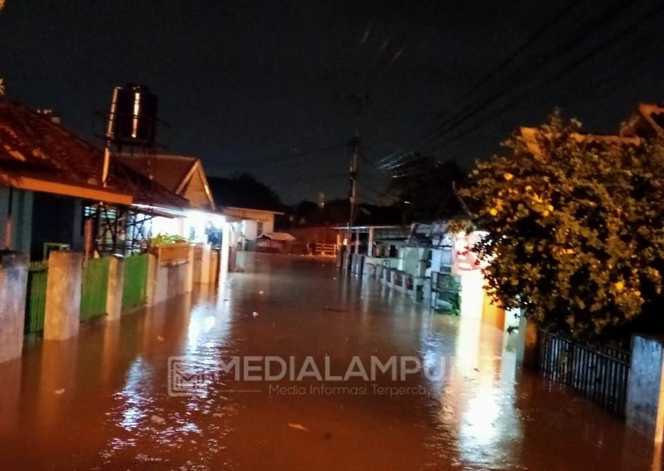 Tanggul Jebol Puluhan Rumah Warga Jagabaya Dua Terendam