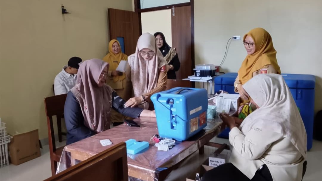 Dijadwalkan Berangkat 2 Mei, 208 CJH Lambar Jalani Vaksinasi Meningitis