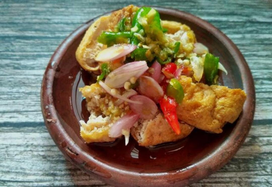 Tahu Gejrot: Kuliner Sederhana dengan Ledakan Rasa Khas Cirebon