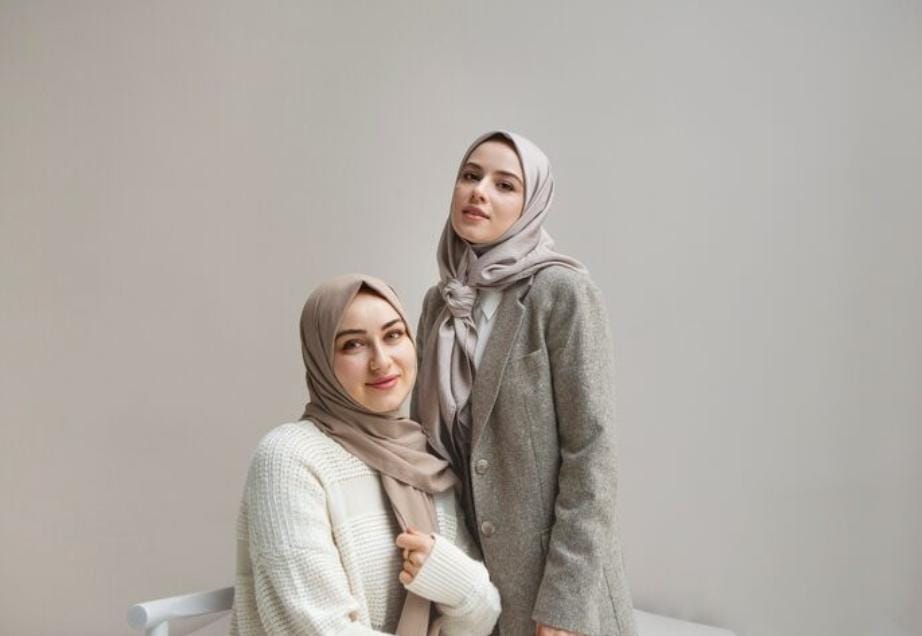 Voal vs Polycotton, Beda Bahan Hijab yang Sering Bikin Bingung, Mana Paling Nyaman Dipakai?