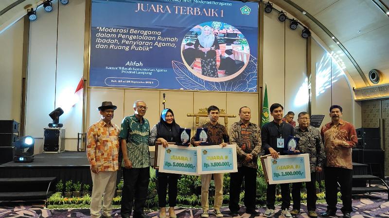 Utusan Kemenag Lampung Raih Juara 1 Kompetisi Penyusunan Policy Brief Moderasi Beragama Tingkat Nasional