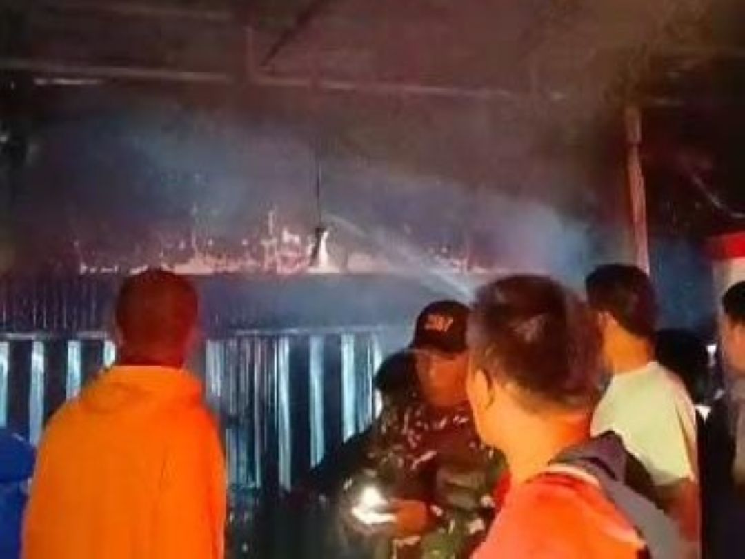Kebakaran di Tanjung Raya, Isi Warung Sembako Ludes Terbakar-Rumah Selamat