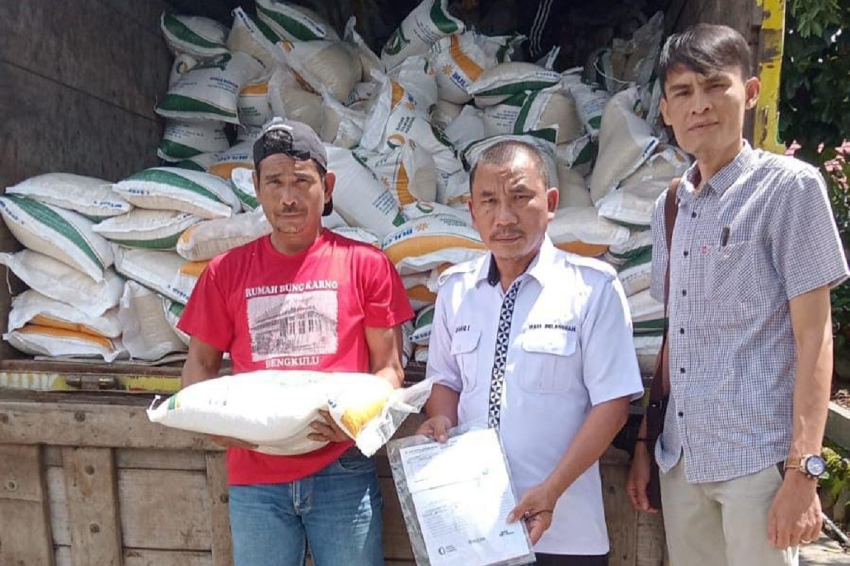 19,9 Ton Bantuan Beras CPP Alokasi Desember di Belalau Disalurkan 