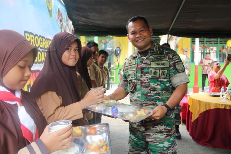 Tekan Angka Stunting, Kodim 0410/KBL Adakan Kegiatan Dapur Masuk Sekolah