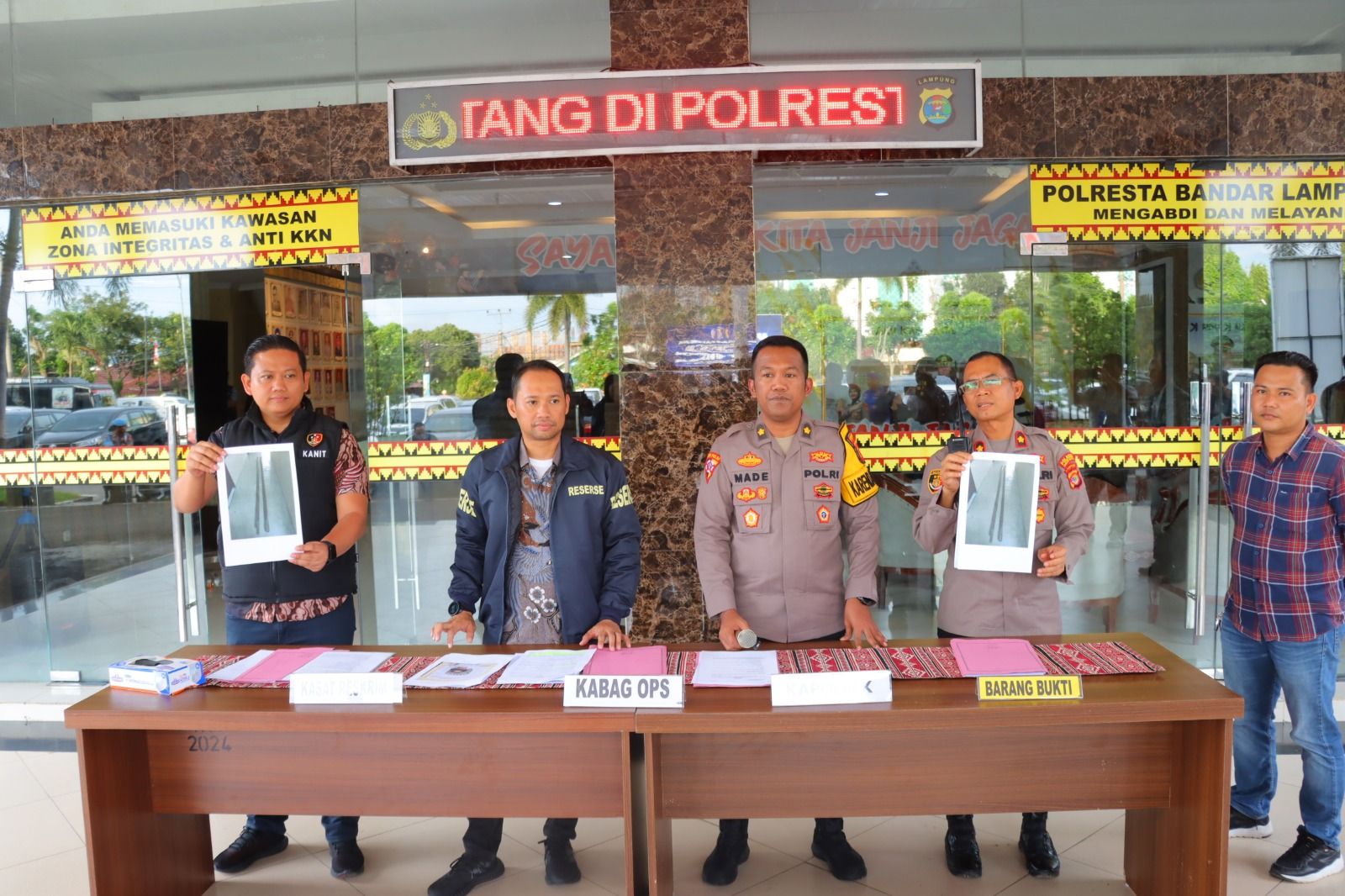 Nekat Panjat Pagar Kampus, Dua Pria Curi Besi STIAB Lampung