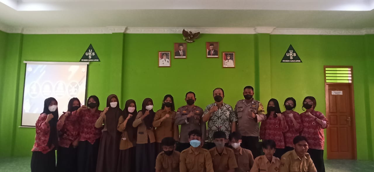 Ajak Siswa-Siswi Disiplin, Kasat Binmas Goes To School