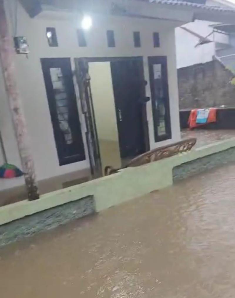 Warga Keluhkan Banjir di Rajabasa dan Tanjung Senang