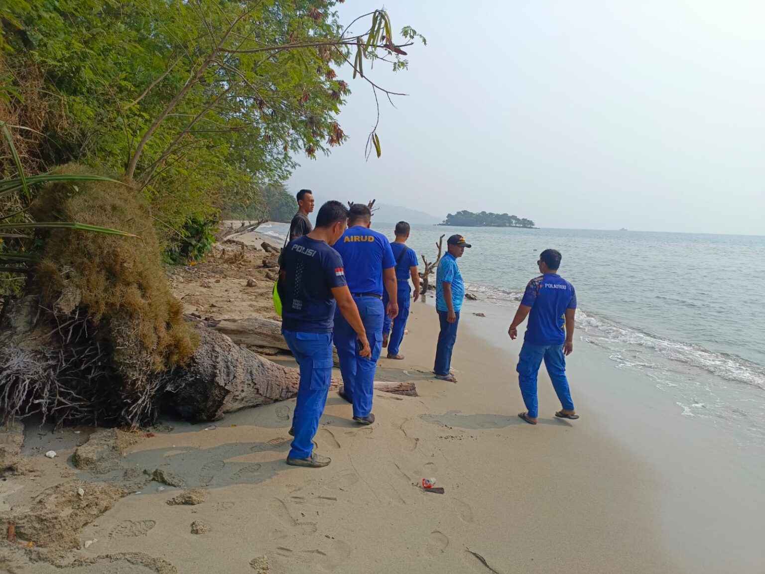Tim SAR Sisir Pesisir Sebesi-Umang, 8 Orang Menuju Anak Krakatau Belum Ditemukan