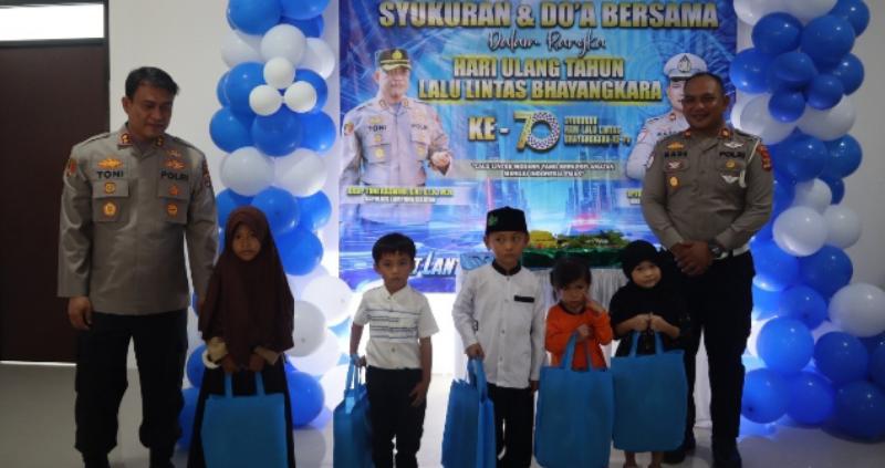 Dalam Rangka HUT Lalu Lintas Bhayangkara, Polres Lamsel Berikan Santunan 