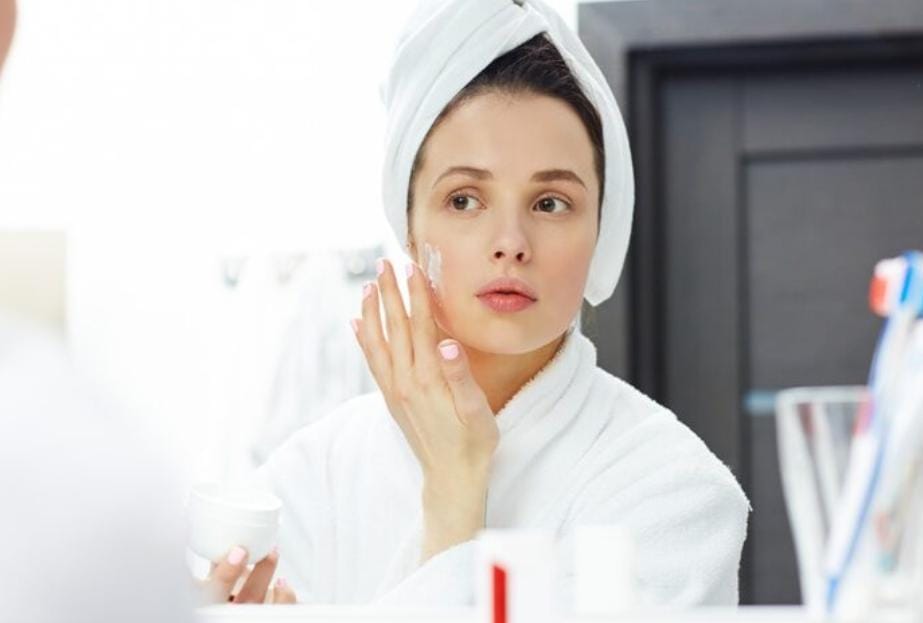 10 Krim Pencerah Wajah BPOM yang Aman dan Cepat Cerahkan Kulit