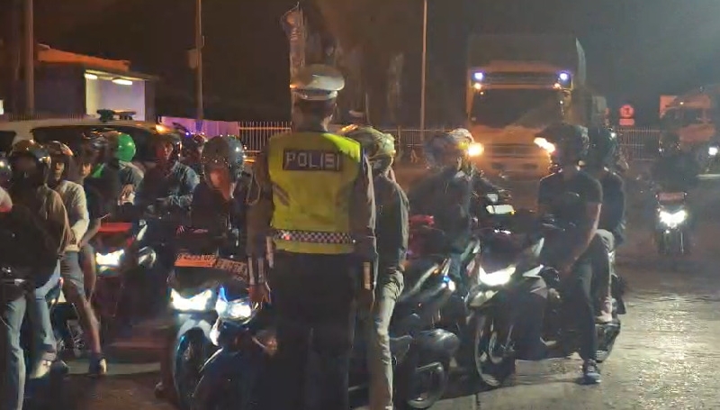 Polisi Kawal Pemudik Motor Menuju Bandar Lampung