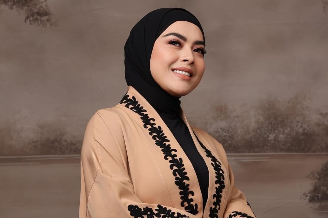 Aksi Adik Syahrini Comot Foto Chef Devina Berujung Permintaan Maaf