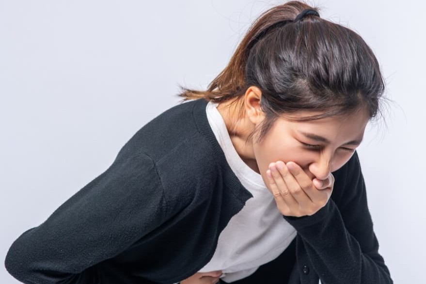 Muntah Hitam Tanda Perdarahan? Kenali Penyebab dan Pertolongan Pertamanya