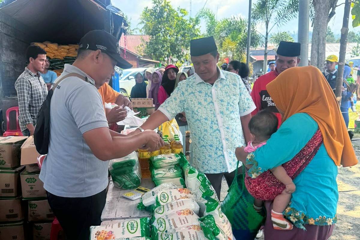 Bawa 8 Ton Beras dan Ratusan Kg Minyak Goreng, Gula Hingga Tepung, Bupati Lampung Barat Pimpin GPM di BNS