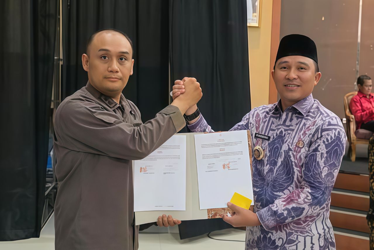 Jaga Desa, Parosil Mabsus Teken MoU Bersama Kejari Lampung Barat