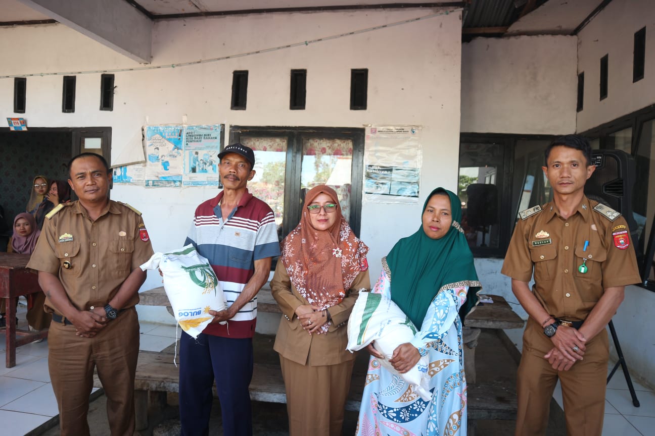 10 Pekon di Kebun Tebu Serentak Salurkan Bantuan Beras CPP Tahap III