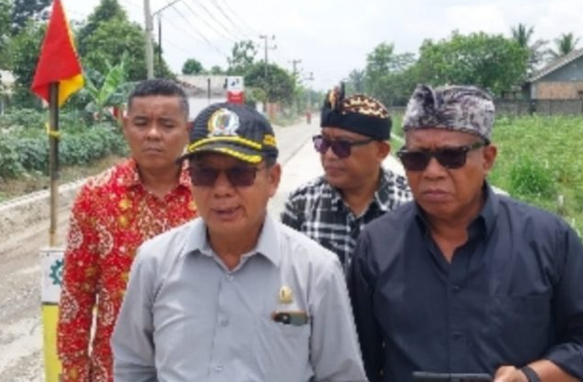 Mingrum Gumay Tinjau Perbaikan Ruas Jalan Provinsi Bandar Jaya-Simpang Mandala