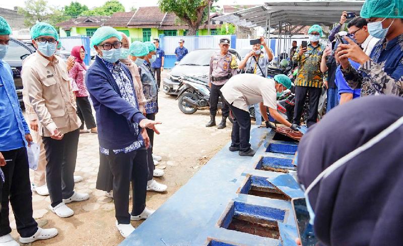 Gubernur Mirza Tinjau SPPG Rajabasa, Tekankan Kepatuhan SOP