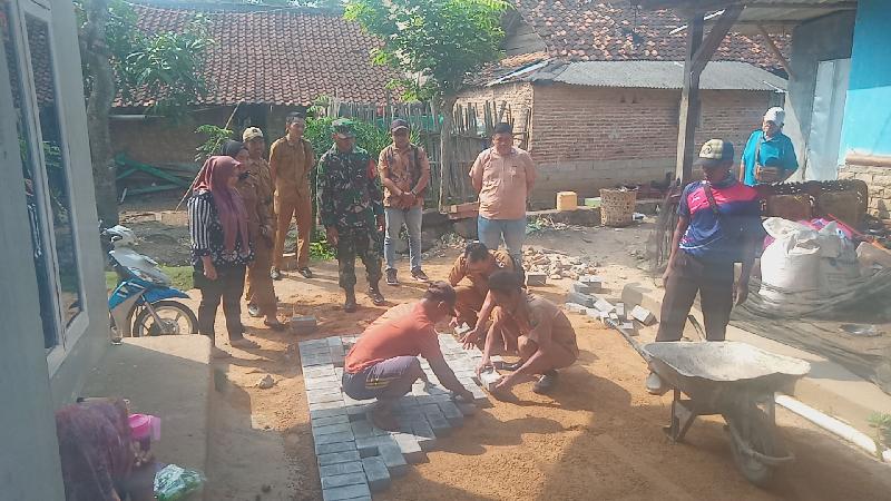 Alokasikan Dana Rp 102 Juta, Pemdes Gedung Agung Bangun Paving Block 