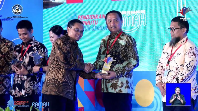 Lampung Raih Penghargaan Pengelolaan PIP Terbaik Pertama di Malam Tasyakuran Hardiknas 2025