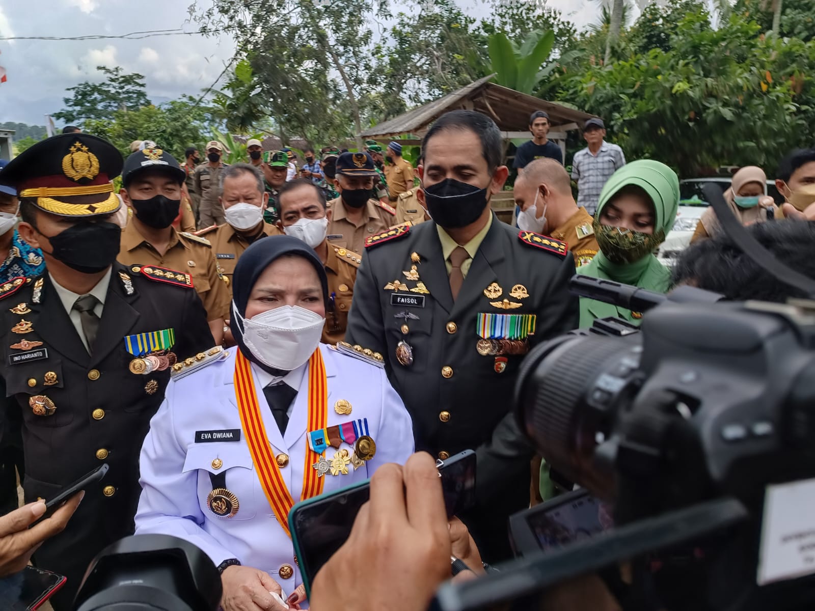 Walikota Eva Dwiana Buka TMMD di Kampung Kihung