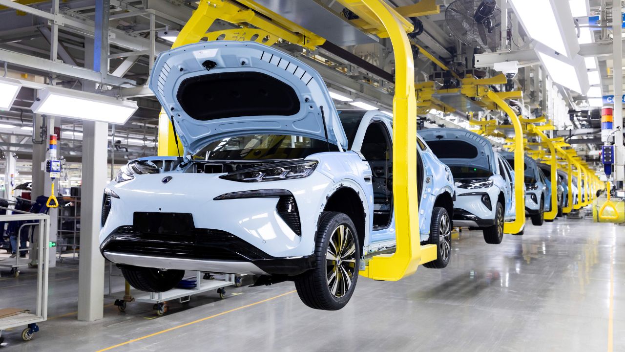 China Guncang Industri Otomotif Global Lewat Kendali Atas Logam Tanah Jarang