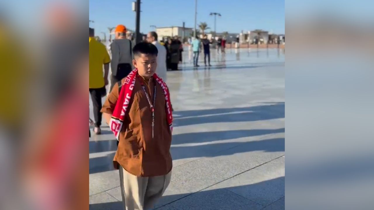 Teuku Giovino Isi Ramadan dengan Perjalanan Spiritual ke Tanah Suci