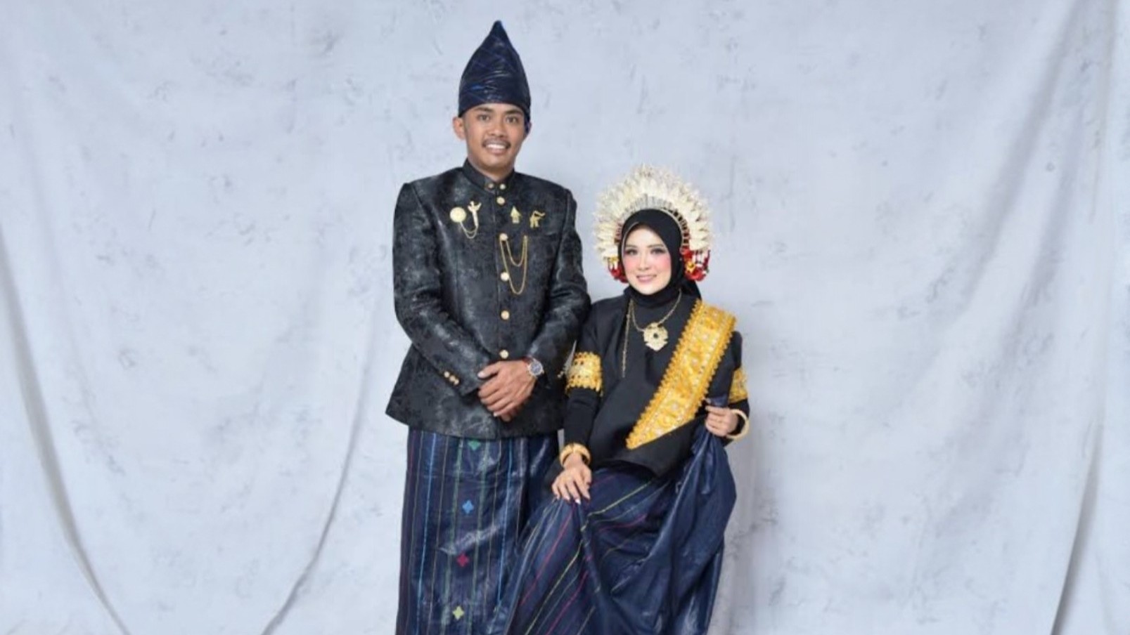 Pakaian Hitam Adat Suku Kajang: Cerminan Kesederhanaan dan Kesetaraan Hidup