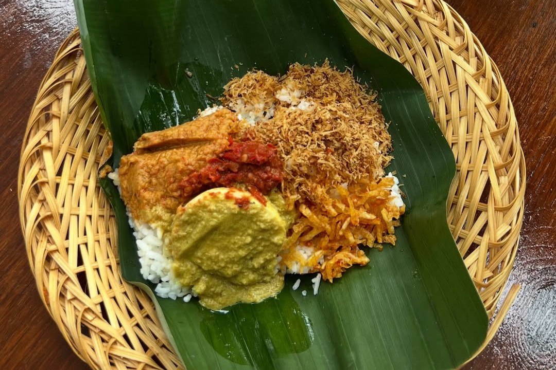 Nasi Jajan Madura, Kuliner Sederhana dengan Lauk Beragam