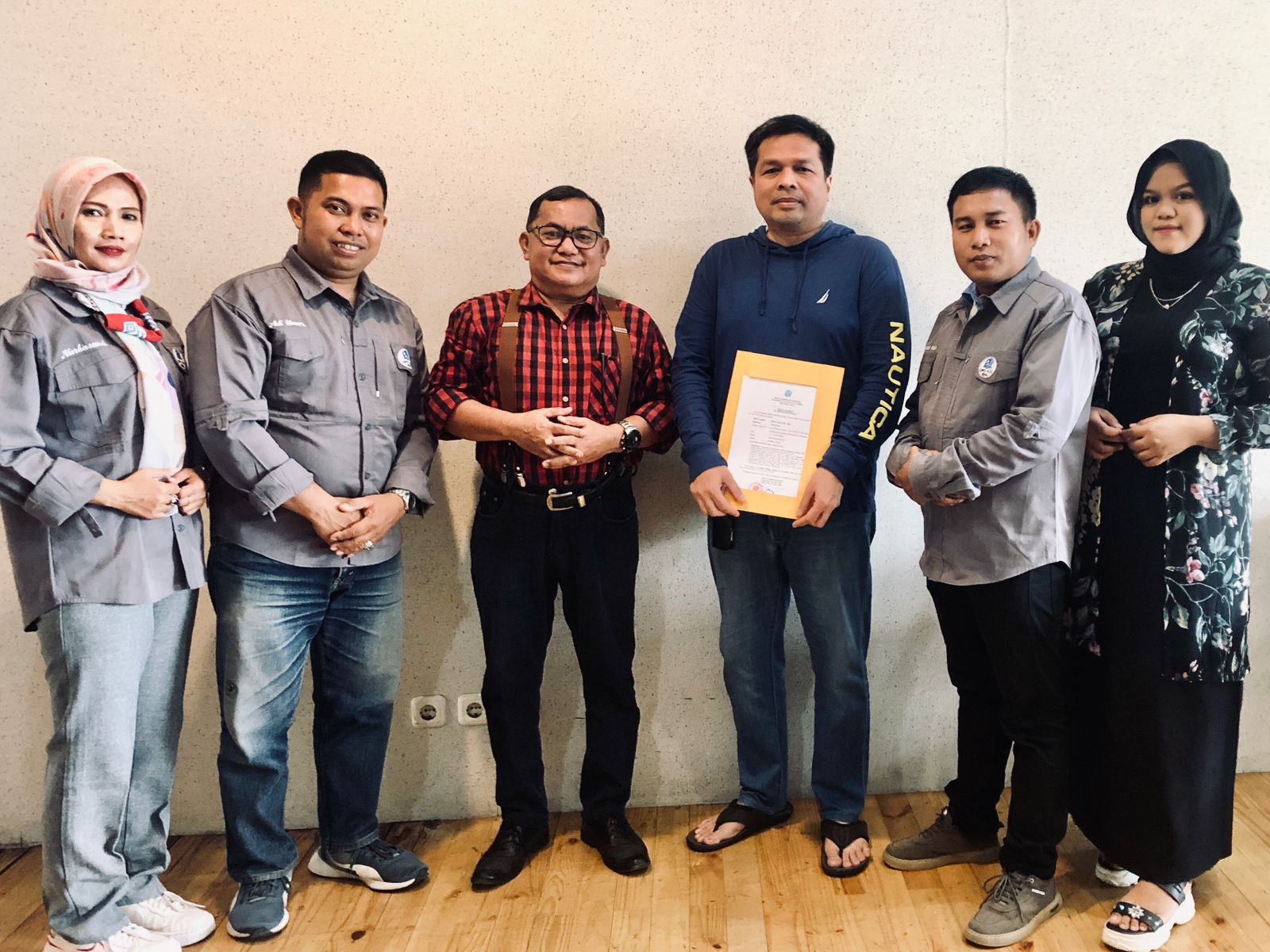 Ketua PJS Riau Serahkan Mandat Pembentukan DPC PJS Pekanbaru