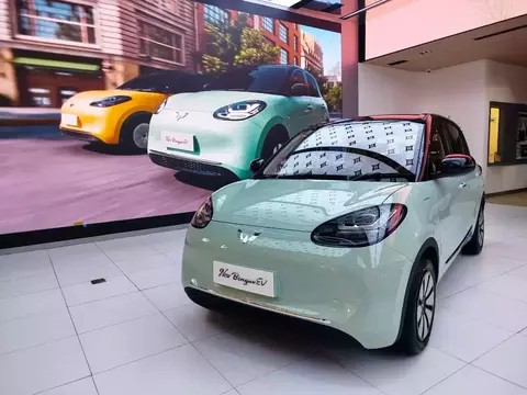 Di Tengah Perang Harga Mobil China, Wuling Pilih Fokus pada Nilai dan Layanan