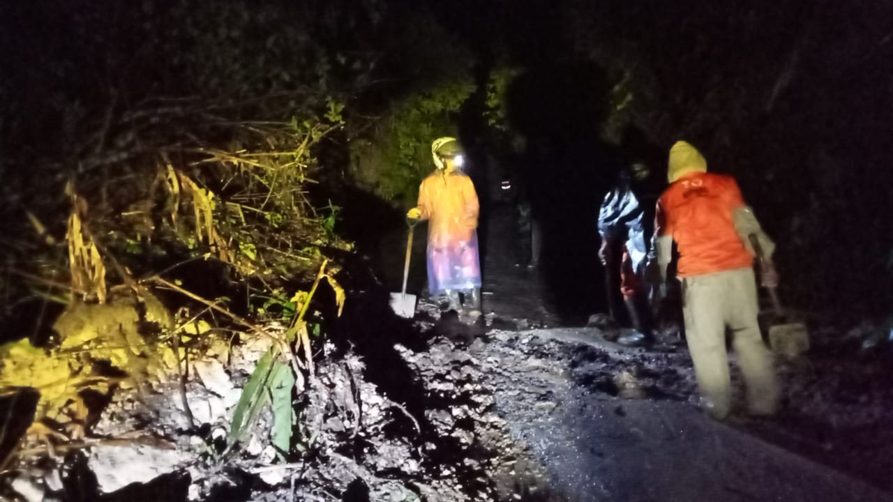 Longsor Selesai Ditangani, Jalan Pantau-Komplek Pemkab Kini Bisa Diakses Satu Jalur 