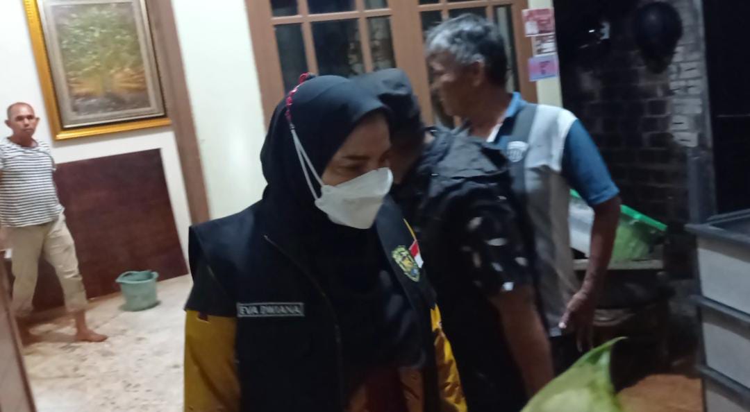 Wali Kota Bandar Lampung Ikut Siaga di Lokasi Banjir hingga Subuh