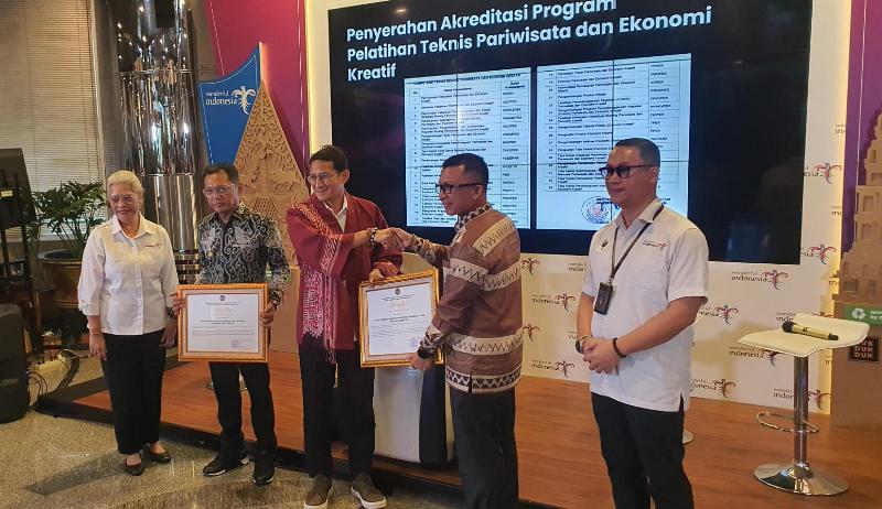 Provinsi Lampung Raih Sertifikat Akreditasi A Program Pelatihan Teknis Pariwisata dan Ekonomi Kreatif