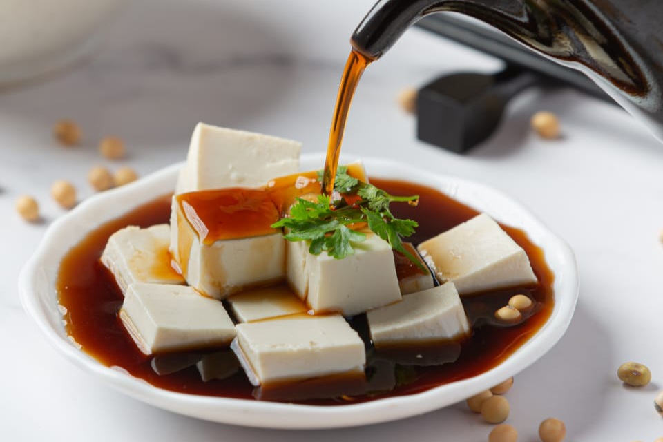 Wedang Tahu: Minuman Hangat Tradisional dengan Perpaduan Rasa Tiongkok–Jawa