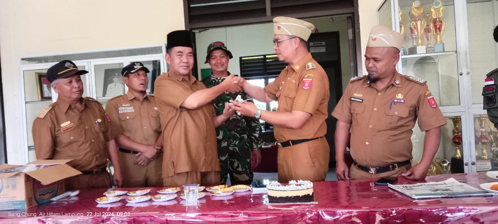 Hari Jadi Kecamatan Air Hitam ke-14 Tahun Dirayakan dengan Potong Tumpeng