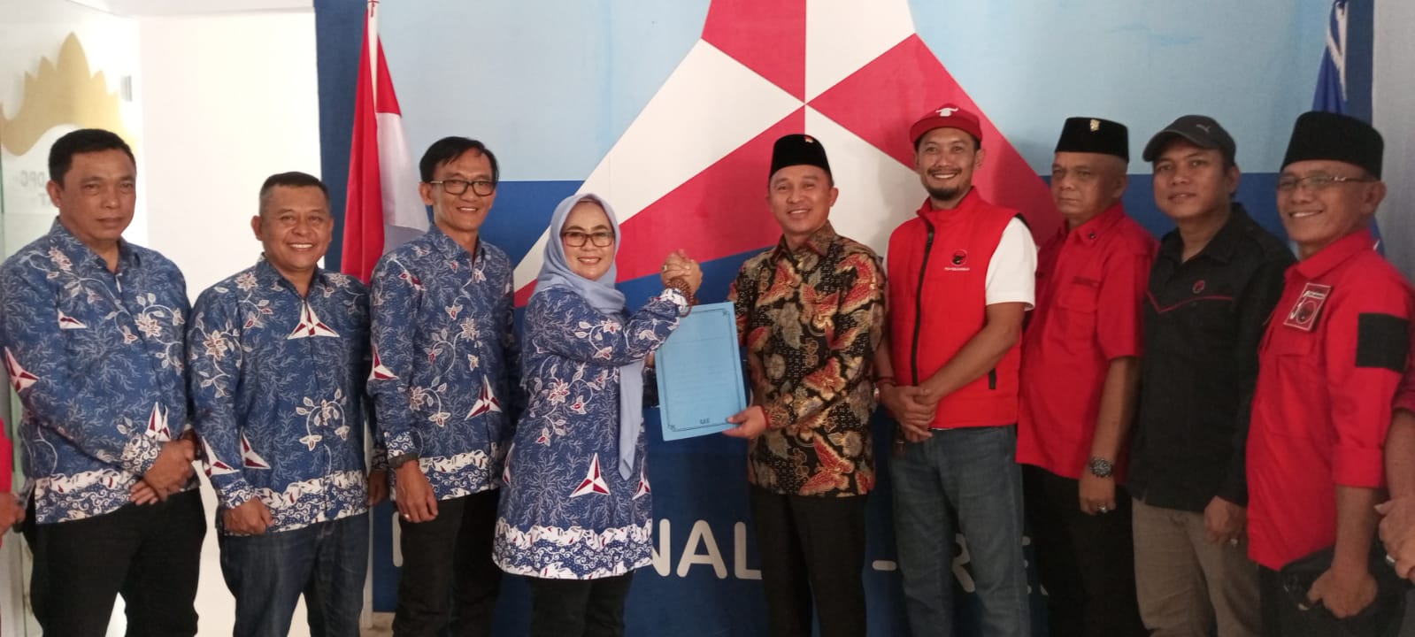 Setelah di PDIP dan NasDem, Parosil Mabsus Mendaftar Sebagai Bakal Cabup di Demokrat