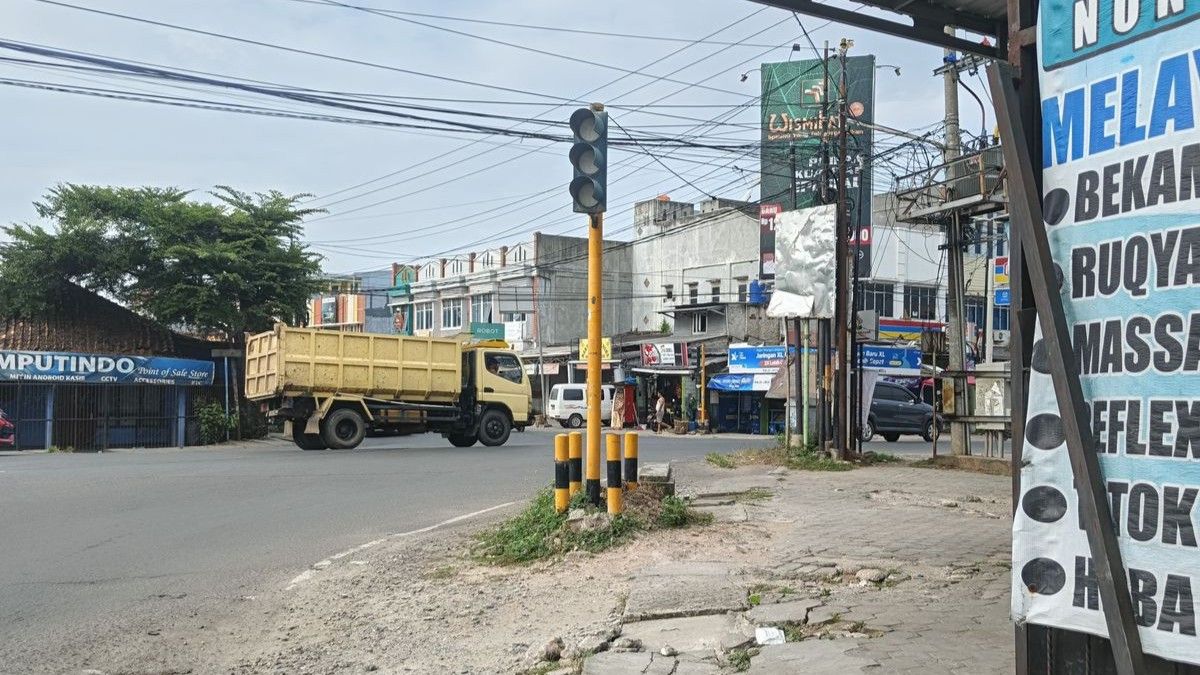 Lampu Merah Mati di Jalan Pulau Tegal Picu Kekacauan Lalu Lintas dan Ancaman Keselamatan Pengendara