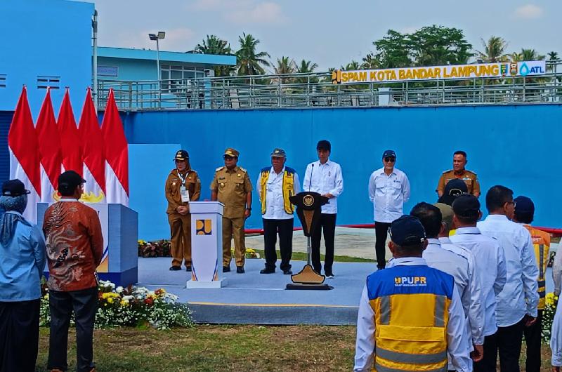 Pj Gubernur Samsudin Dampingi Presiden Jokowi Resmikan SPAM Kota Bandar Lampung 