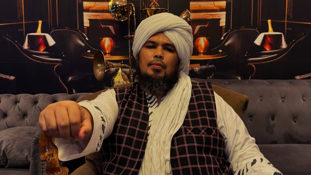 Ustadz Derry Sulaiman Berangkat Haji Berkat Bantuan Raffi Ahmad