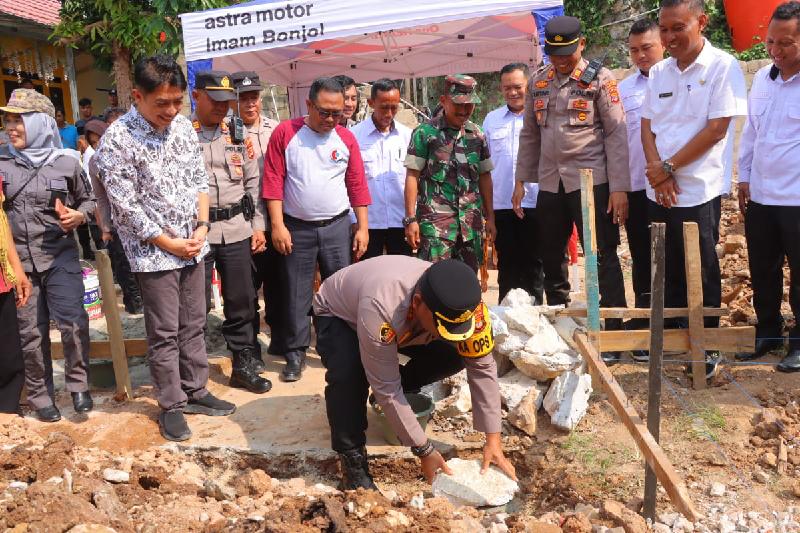 Baksos Presisi, Polresta Bandar Lampung Gandeng Pihak Swasta Bangun Kembali Rumah Korban Longsor