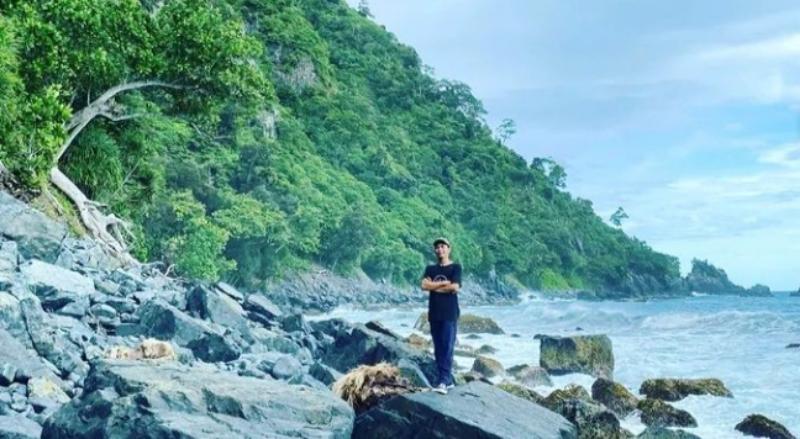 Menjelajahi Keindahan Tersembunyi Pantai Pintasan di Tanggamus Lampung