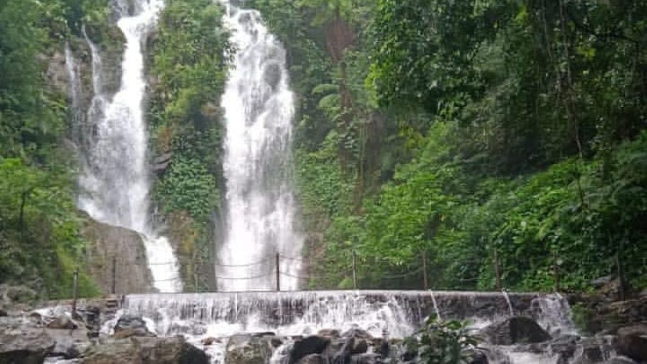 Berpetualang Menikmati Keindahan Alam di Curug 7 Cilember, Puncak Bogor