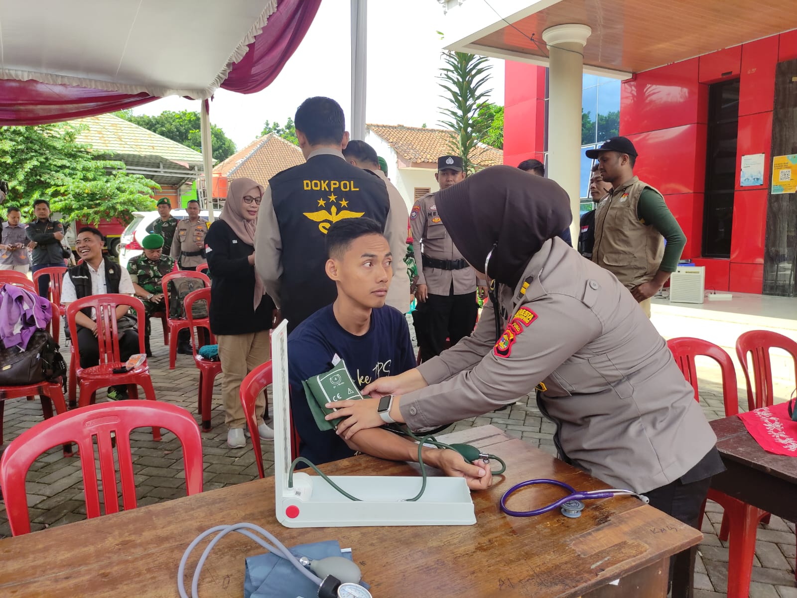 Pemilu Selesai, Dokkes Polresta Bandar Lampung Periksa Kesehatan Petugas Pengamanan Pemilu