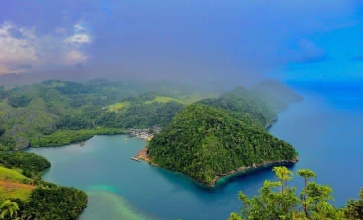 Eksotisme Desa Tifu: Keindahan Pantai Sunyi di Pulau Buru