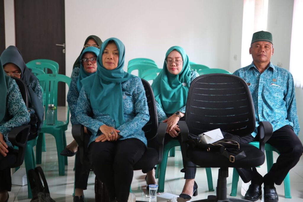 TP PKK Kabupaten Lamsel Ikuti Seminar Perempuan Peringatan Hari Ibu Secara Virtual
