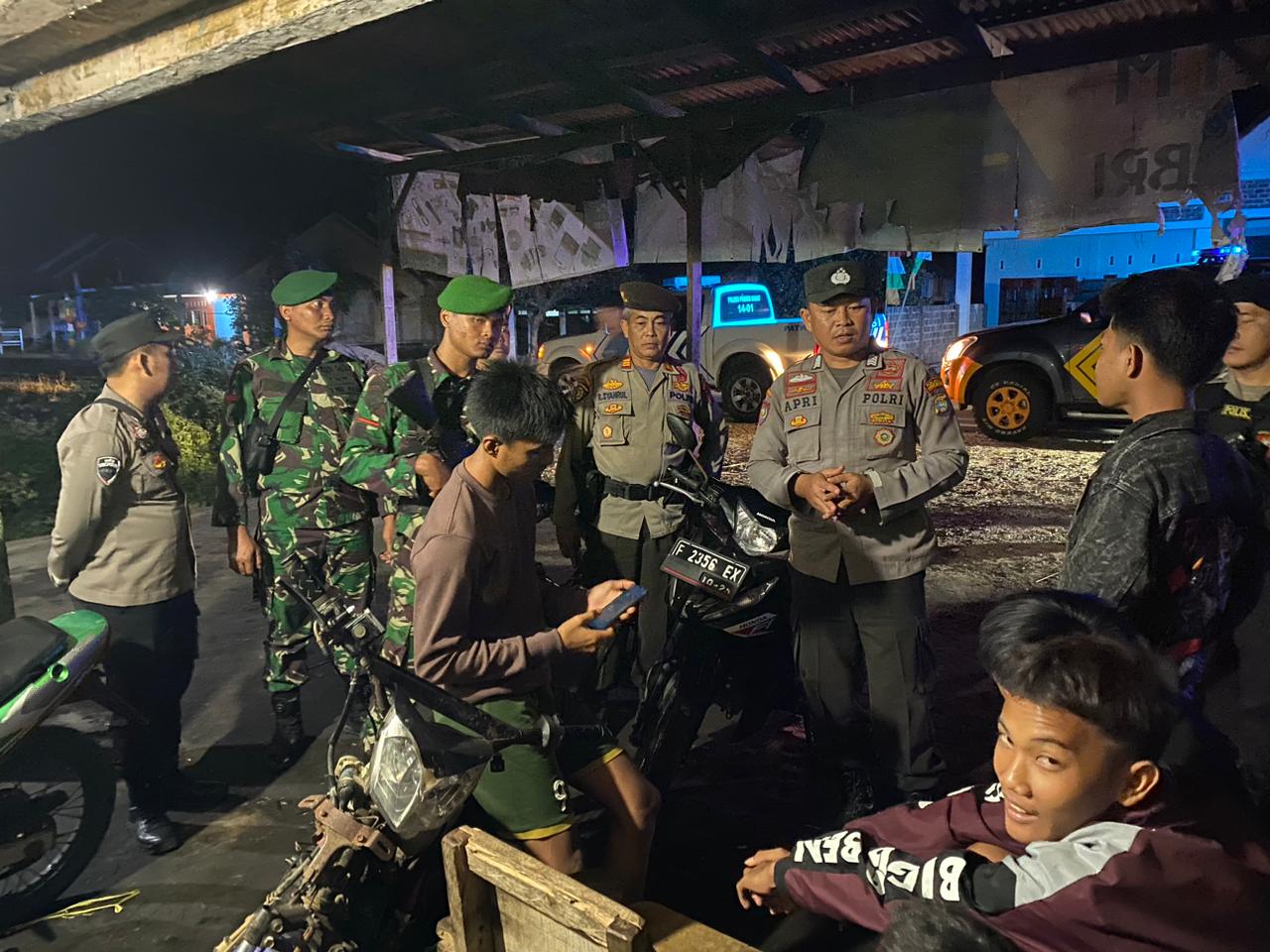 TNI-Polri Gelar Patroli Gabungan di Pesisir Barat