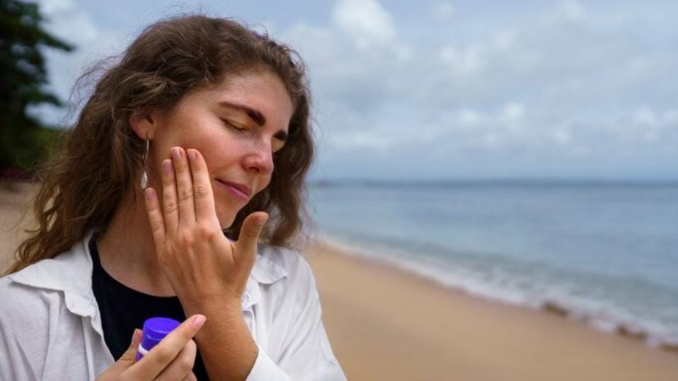 10 Sunscreen Terbaik untuk Cuaca Panas dan Aktivitas Outdoor