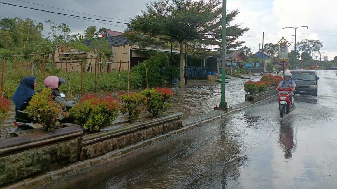 Banjir Jalan Waymengaku, Tim UPTD Segera Lakukan Evaluasi Teknis